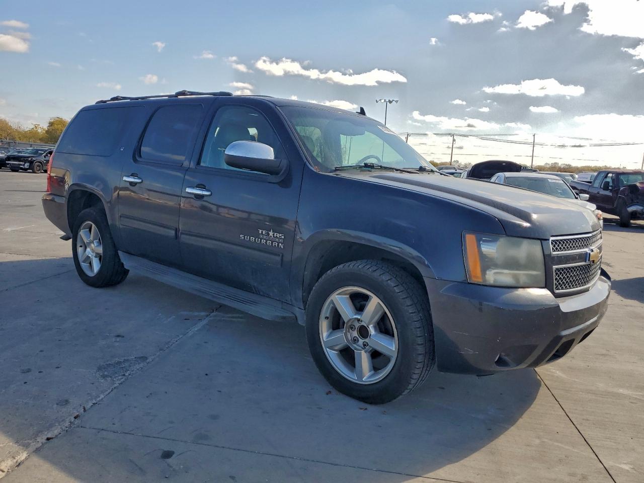 2011 CHEVROLET Suburban