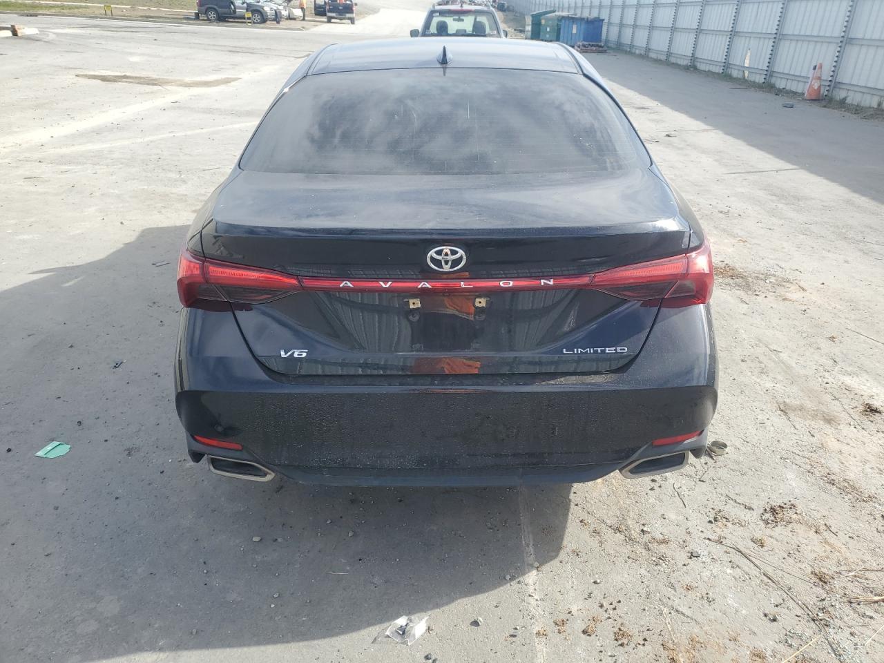 2019 TOYOTA Avalon