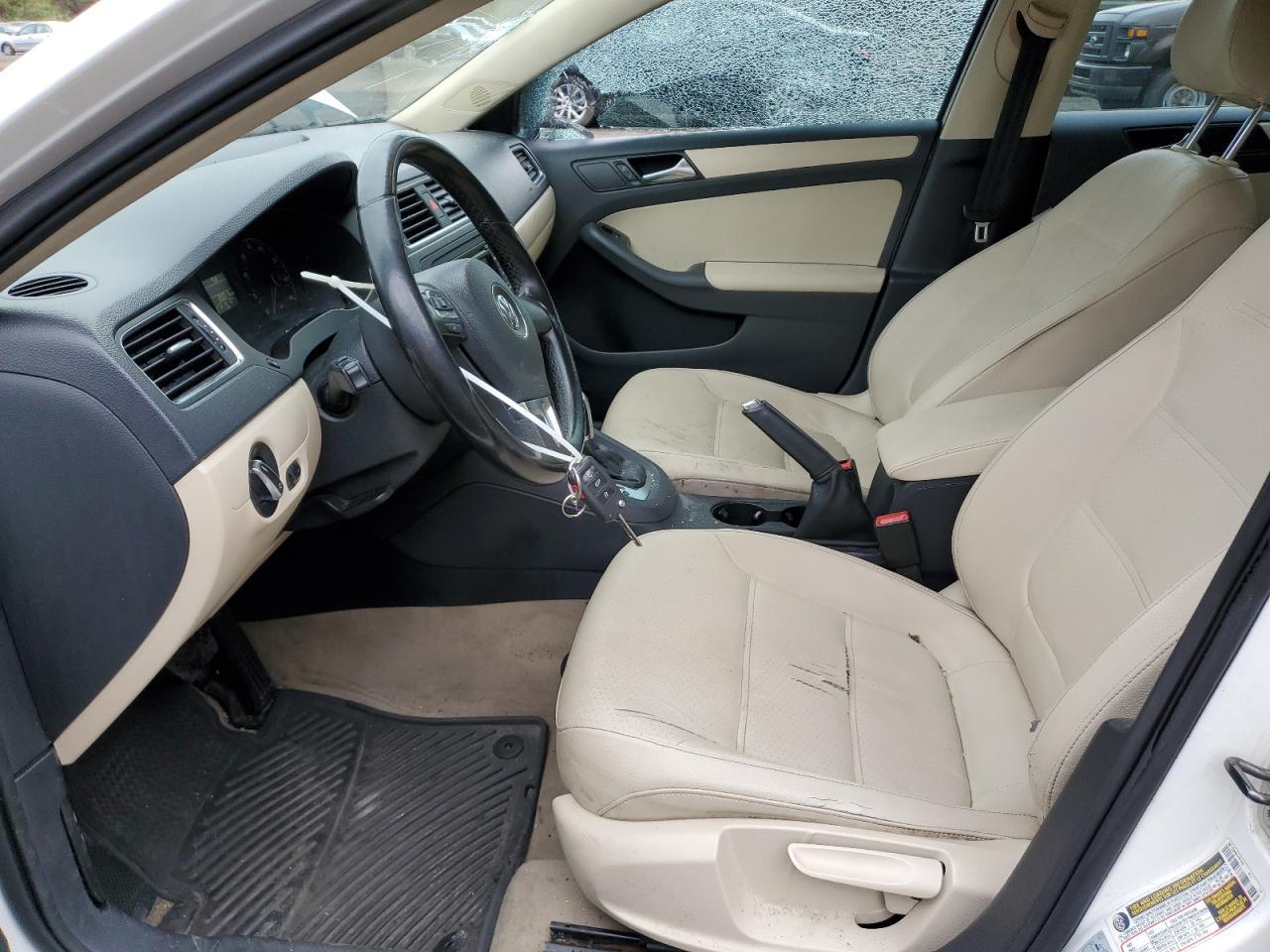 2011 VOLKSWAGEN JETTA