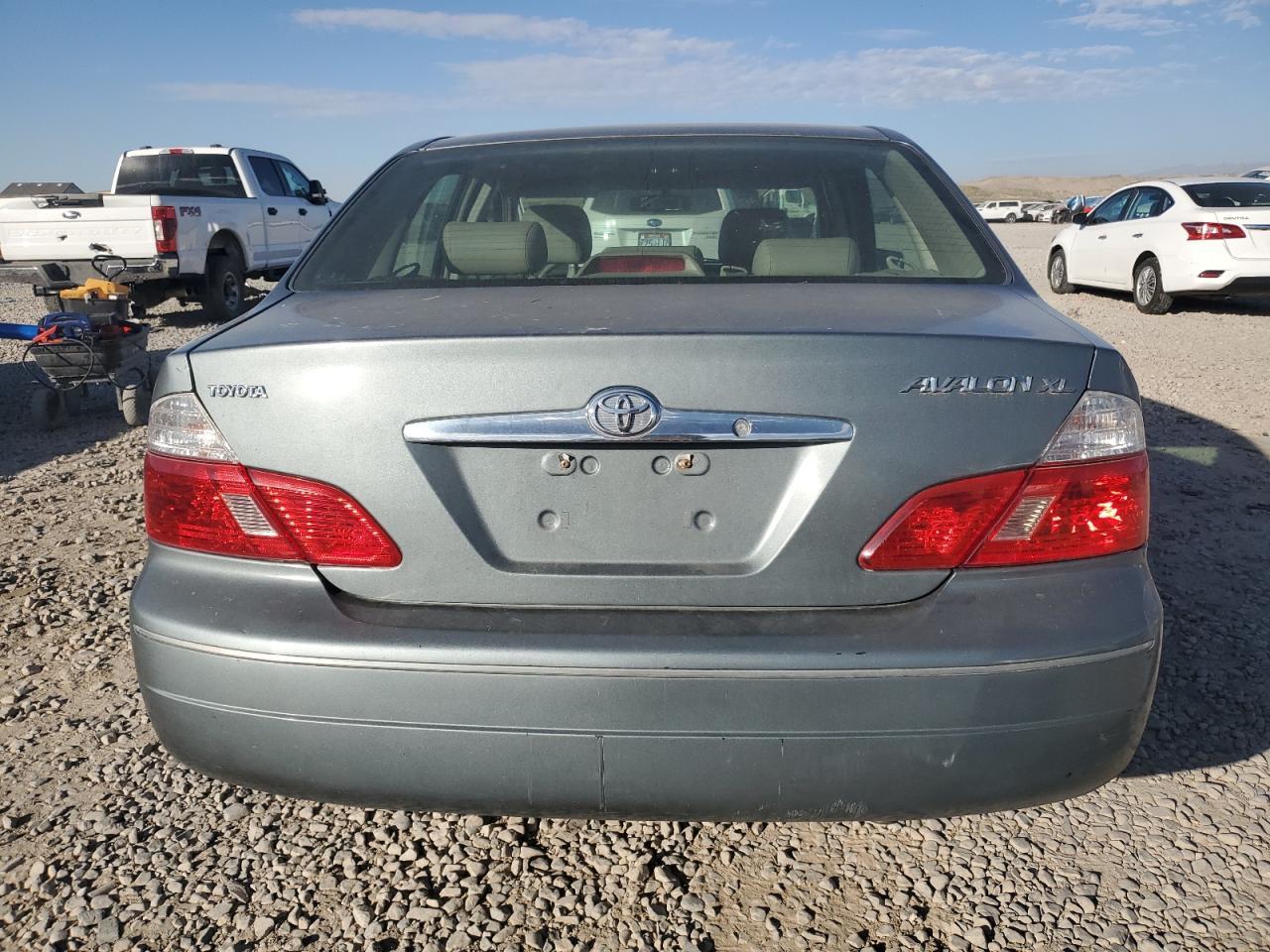 2004 TOYOTA Avalon