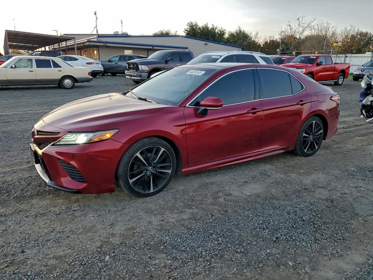 2018 TOYOTA CAMRY