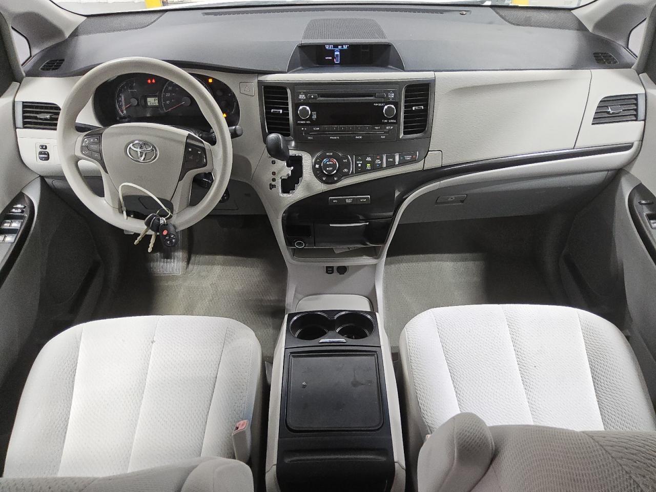 2014 TOYOTA SIENNA