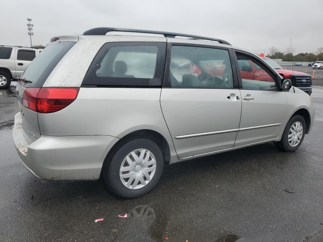 2005 TOYOTA SIENNA