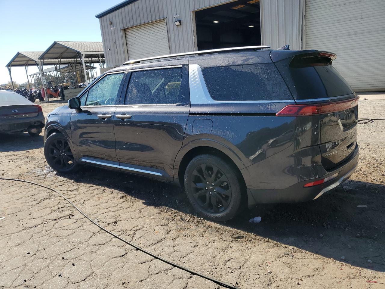 2023 KIA Carnival