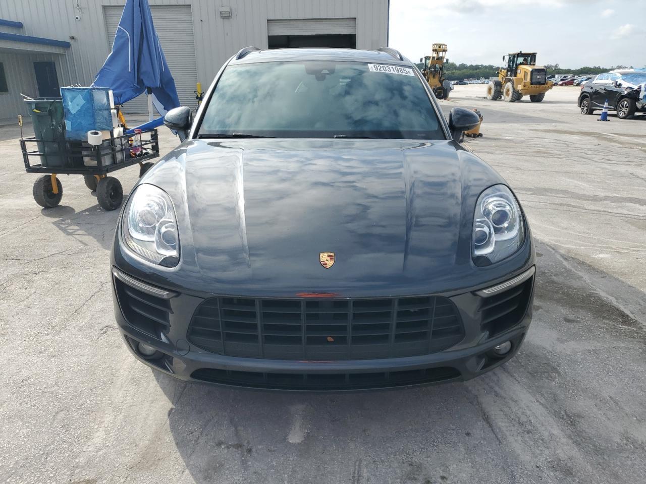 2018 PORSCHE Macan