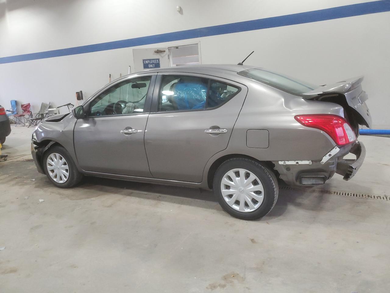 2016 NISSAN VERSA