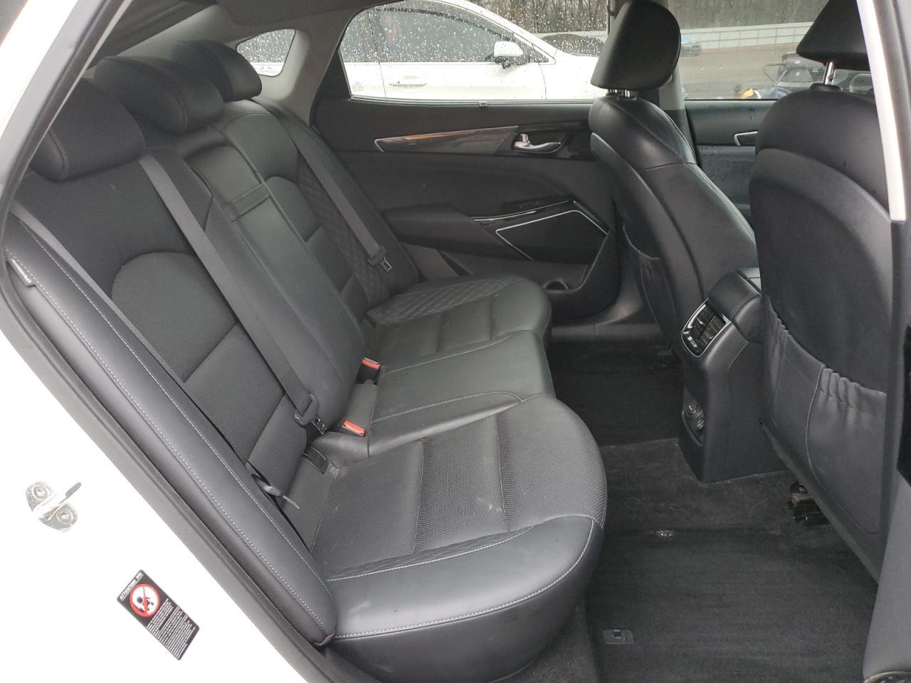 2019 KIA Cadenza