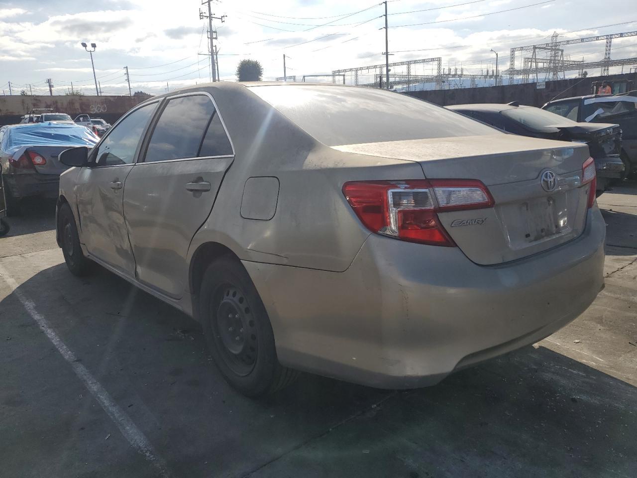 2014 TOYOTA CAMRY