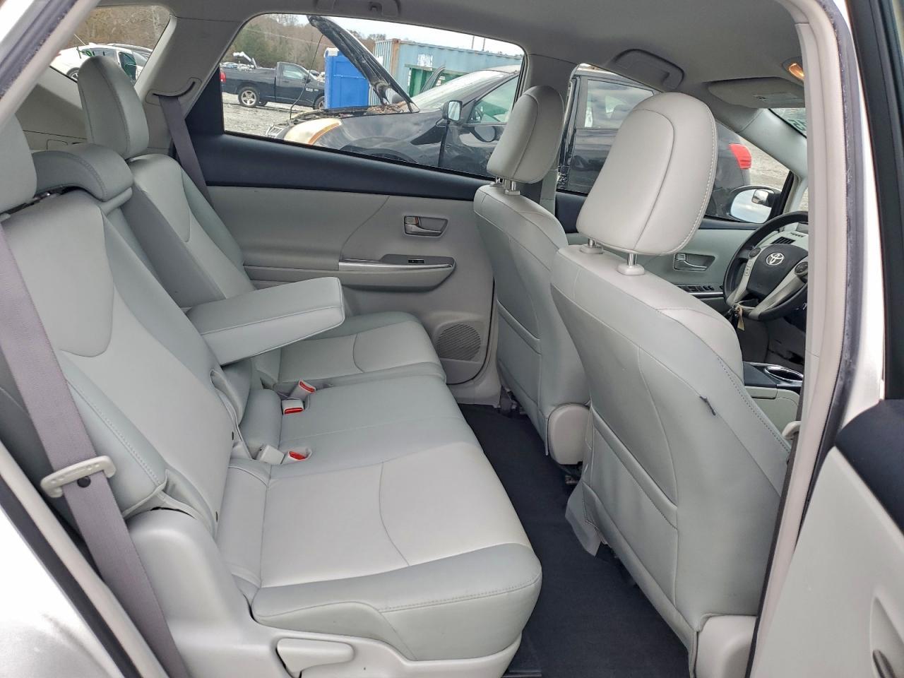 2012 TOYOTA PRIUS V