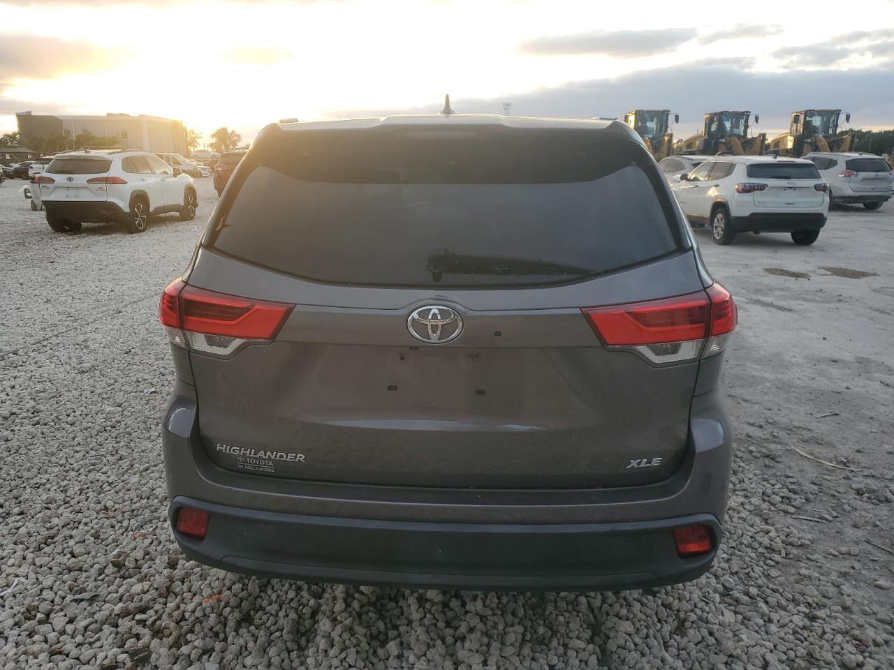 2019 TOYOTA HIGHLANDER