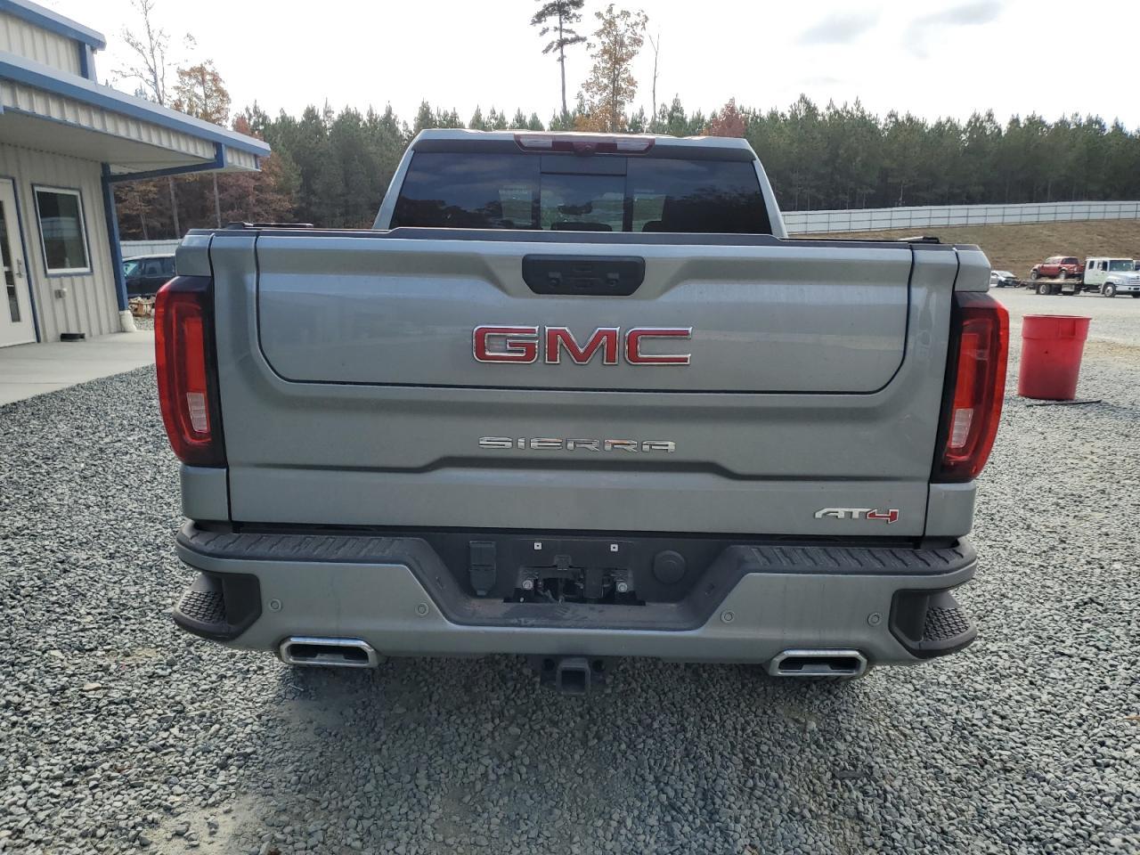 2024 GMC Sierra