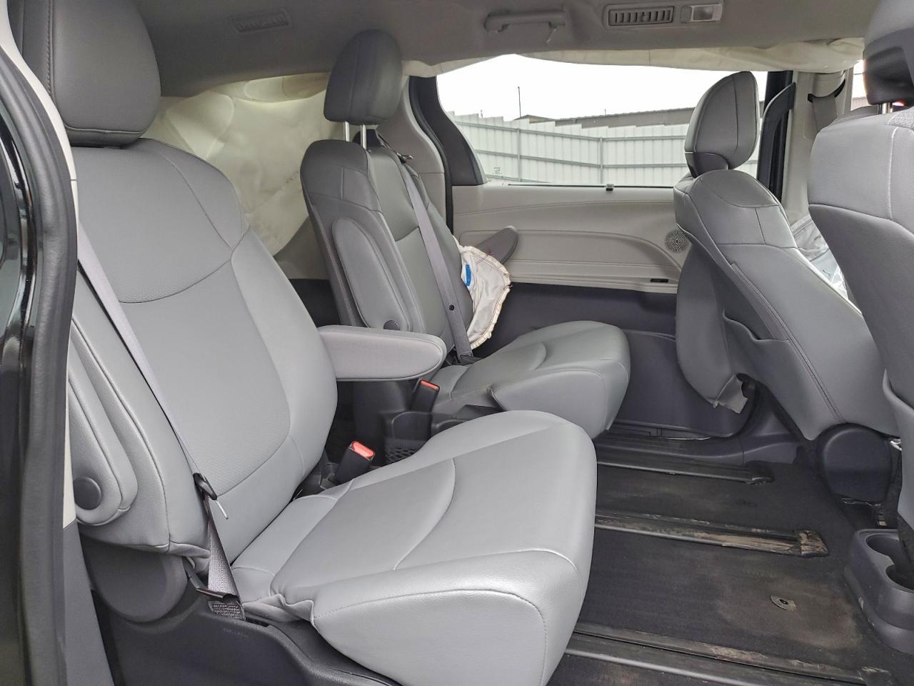 2024 TOYOTA SIENNA