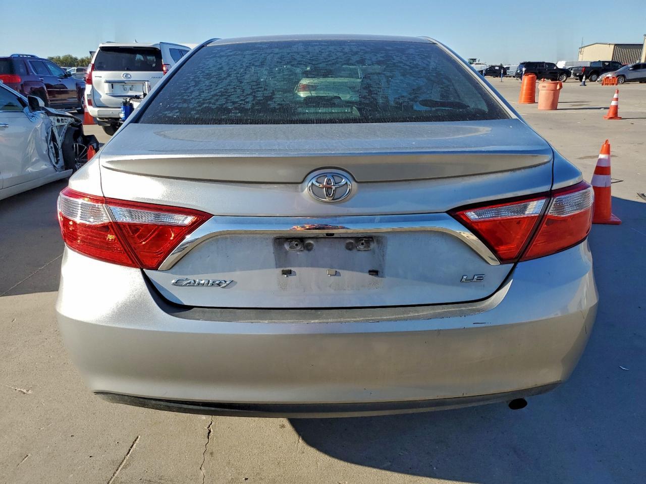 2016 TOYOTA CAMRY