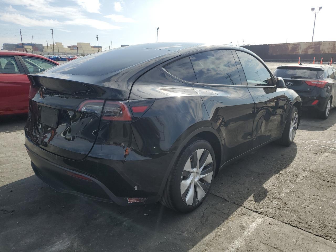2024 TESLA MODEL Y