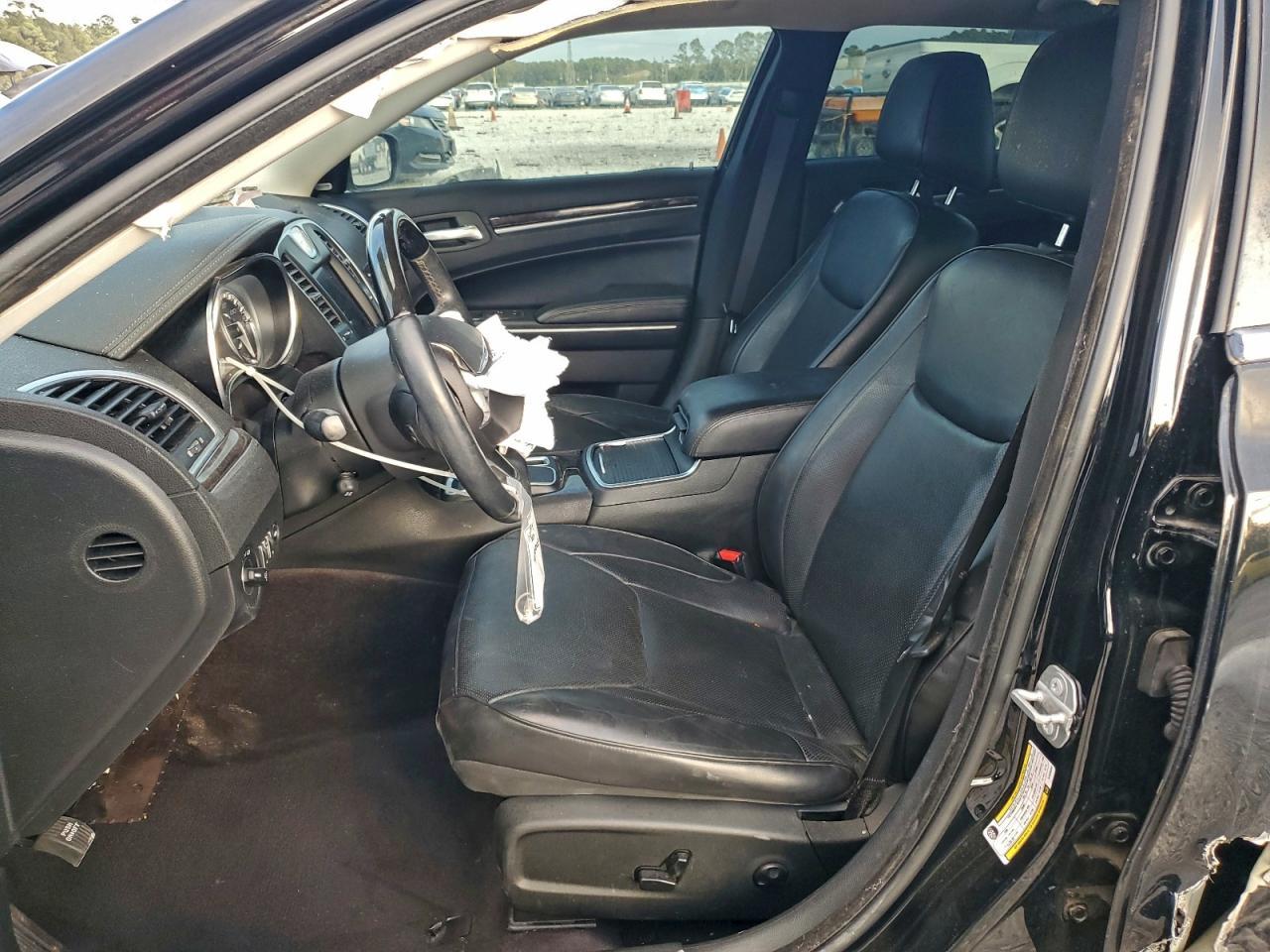 2019 CHRYSLER 300