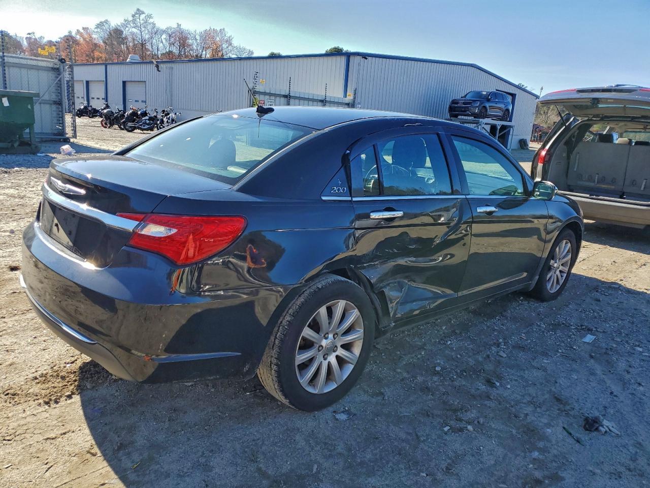2013 CHRYSLER 200