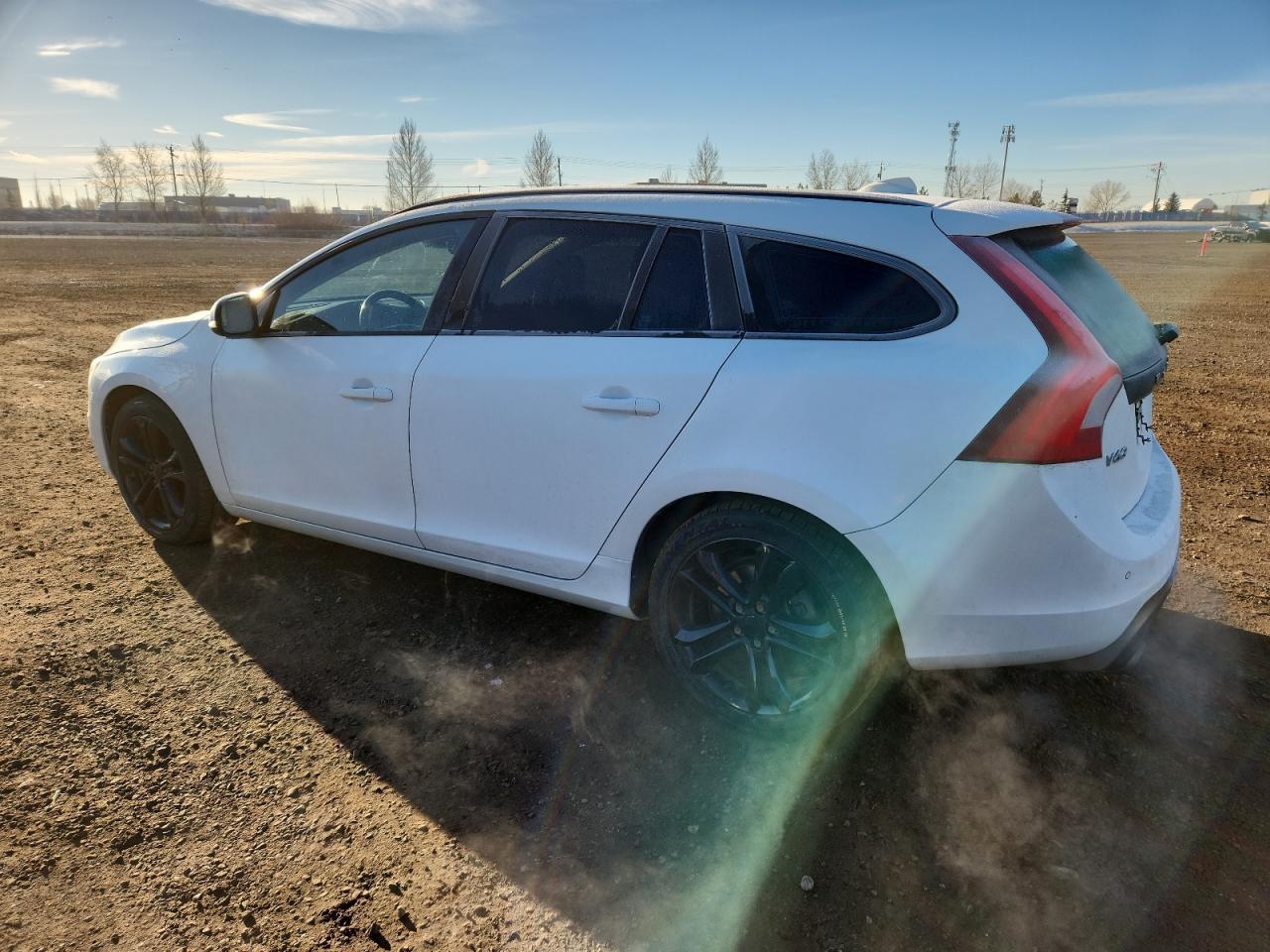 2018 VOLVO V60