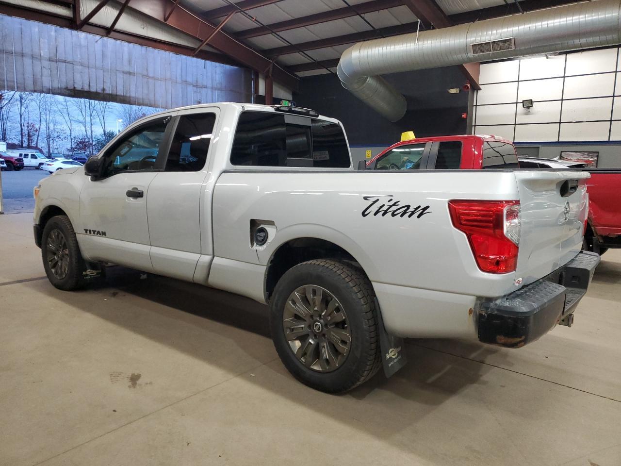 2017 NISSAN Titan
