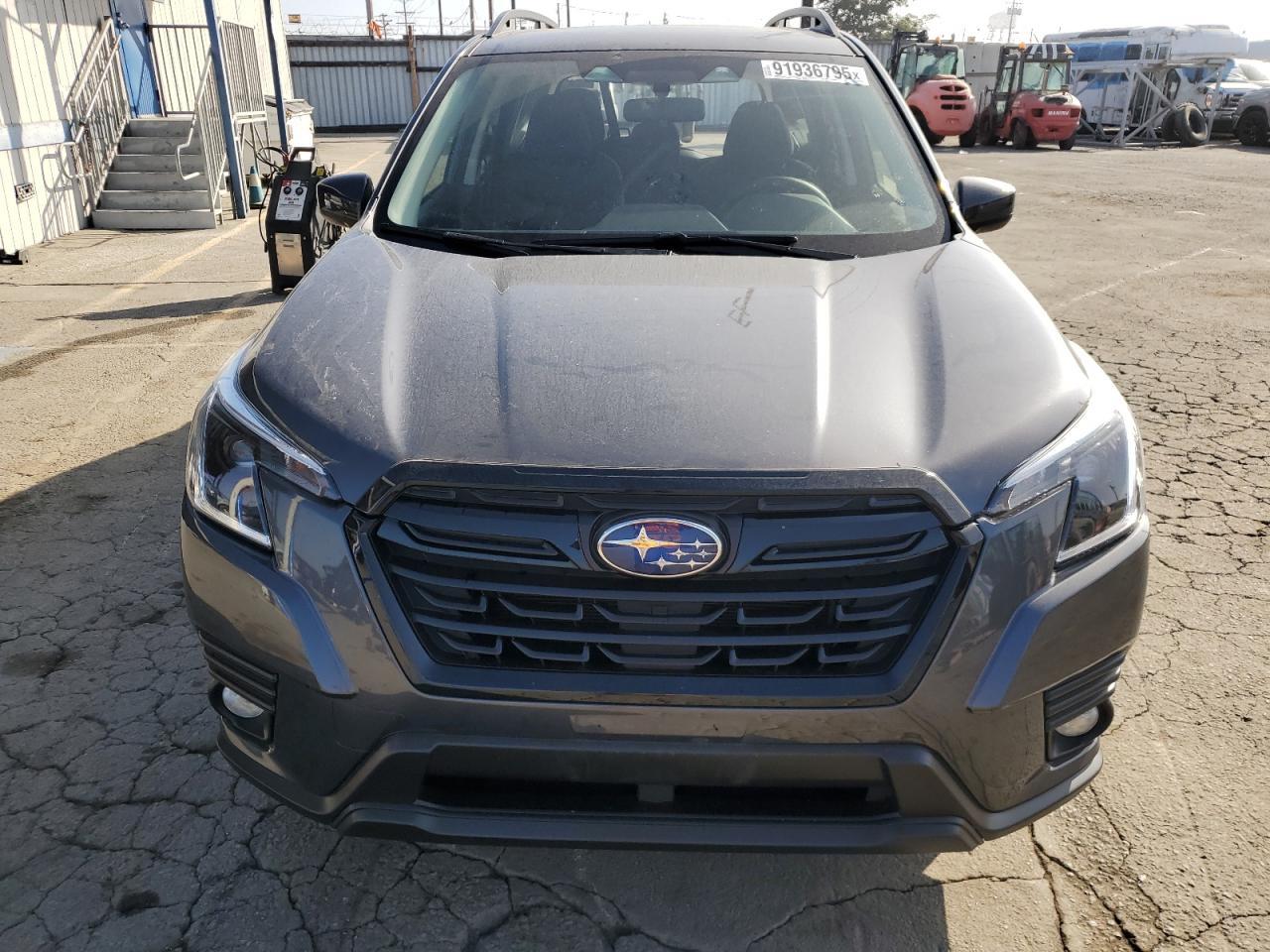 2023 SUBARU FORESTER