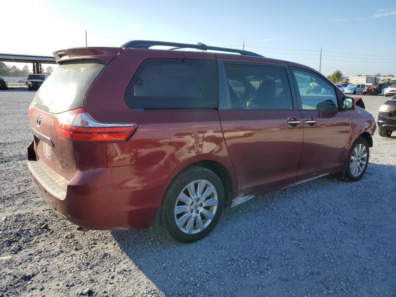 2015 TOYOTA SIENNA
