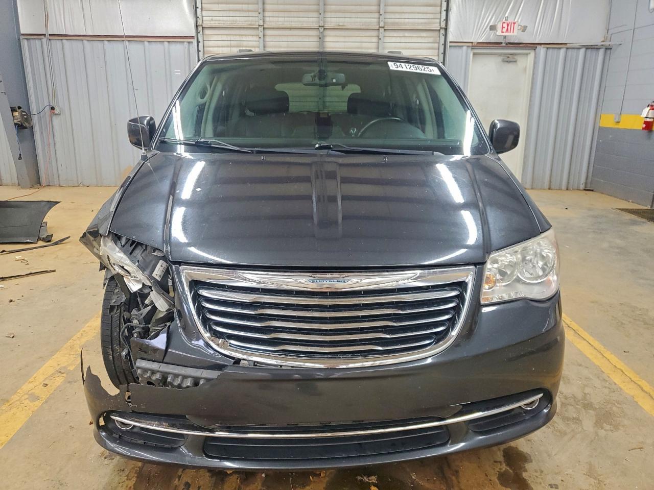2012 CHRYSLER Town & Country