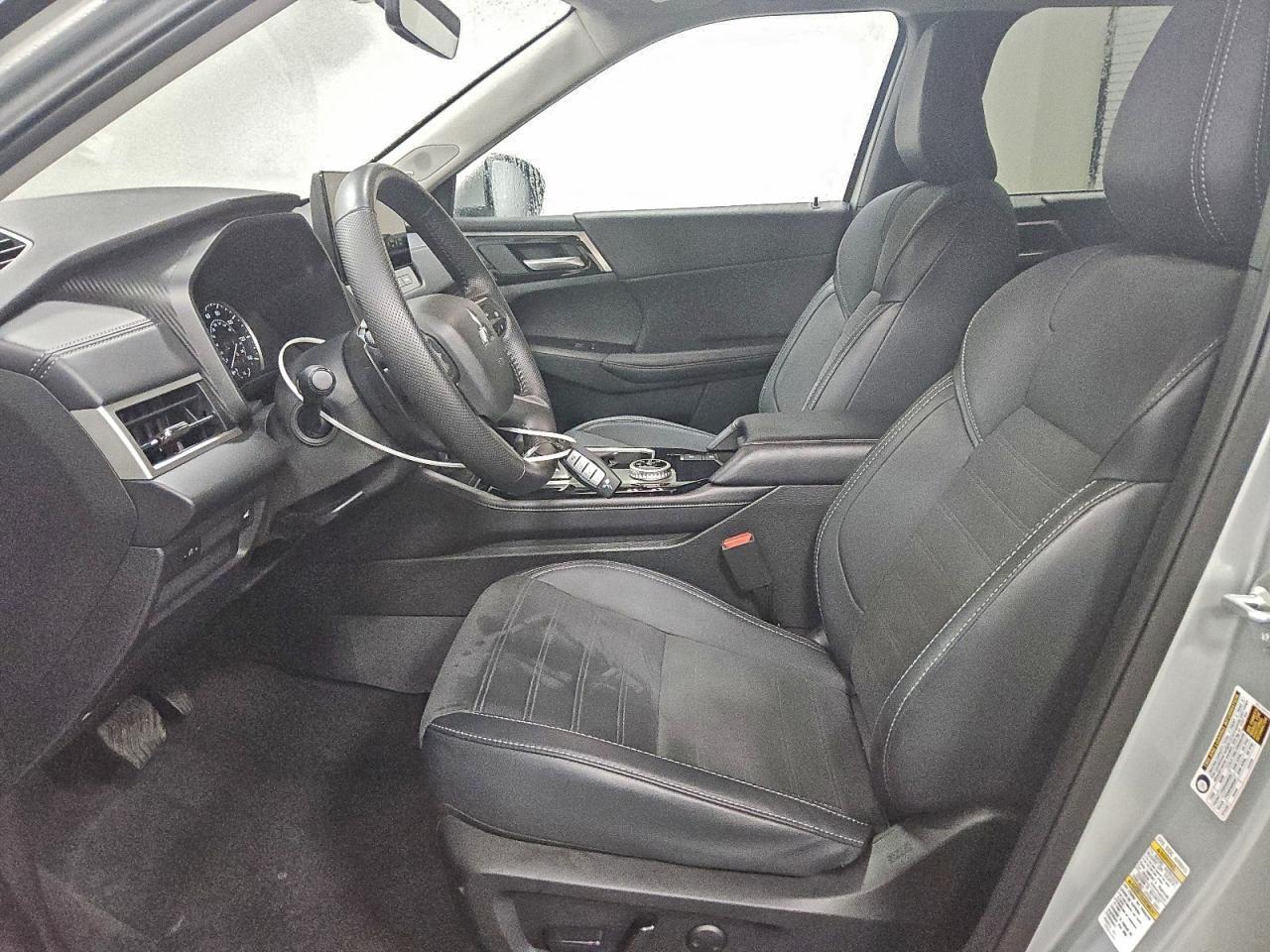 2025 MITSUBISHI outlander