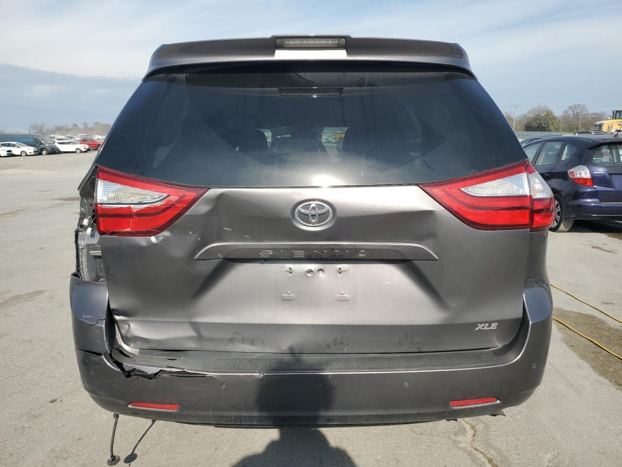 2019 TOYOTA SIENNA