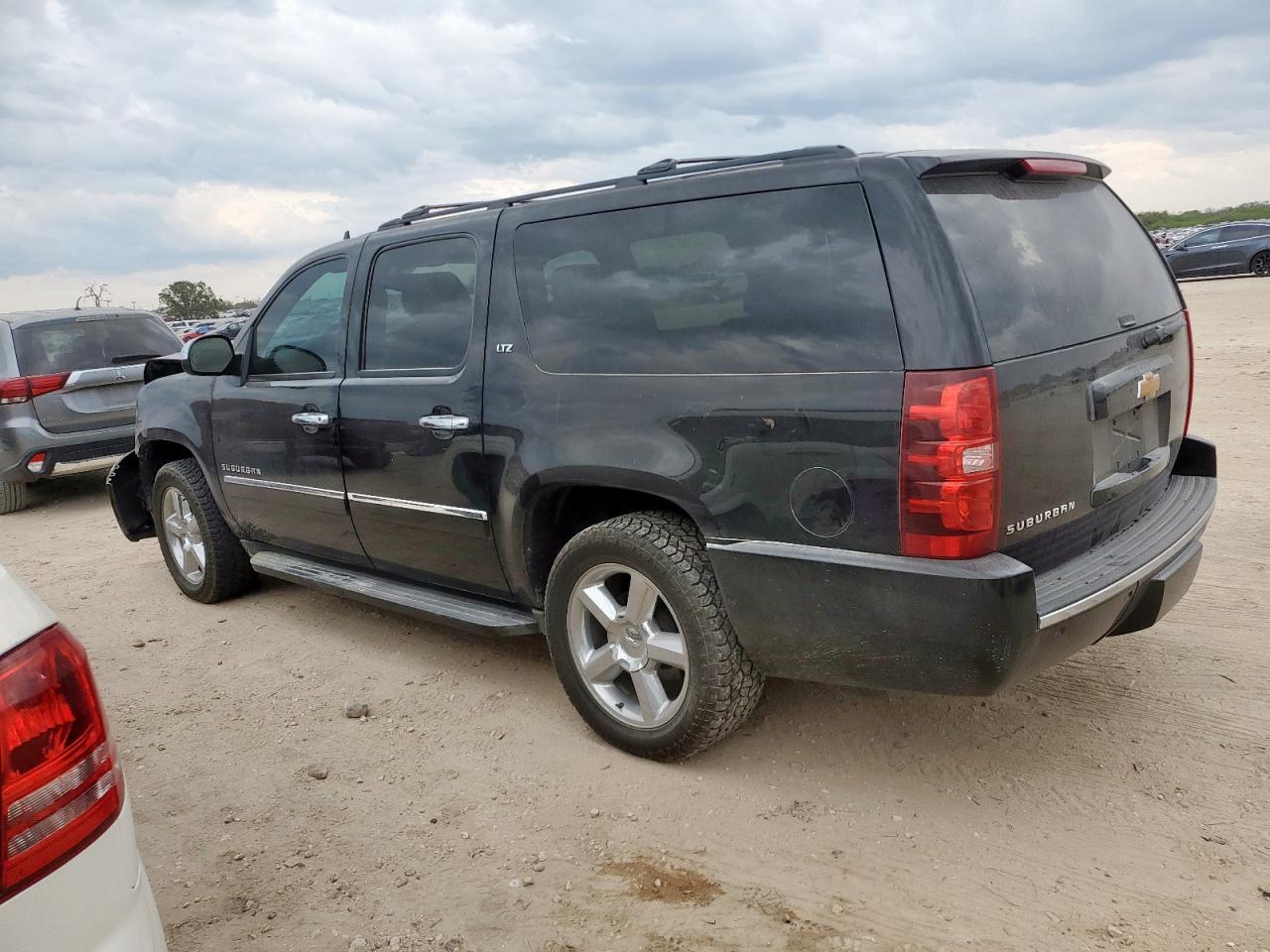 2013 CHEVROLET Suburban
