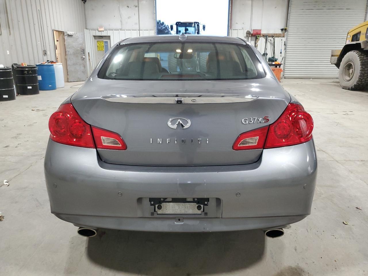 2010 INFINITI G37