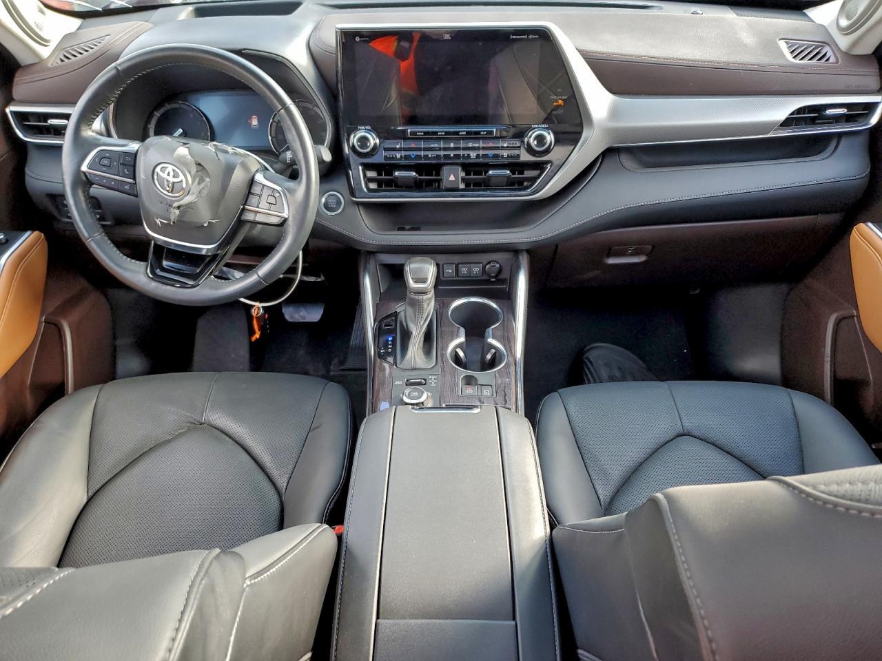 2021 TOYOTA HIGHLANDER