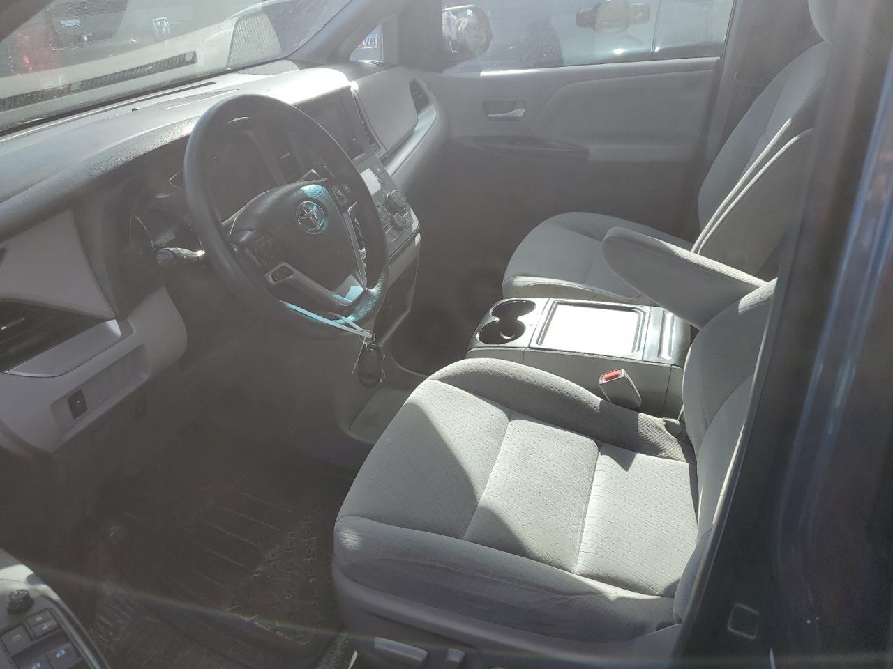 2017 TOYOTA SIENNA