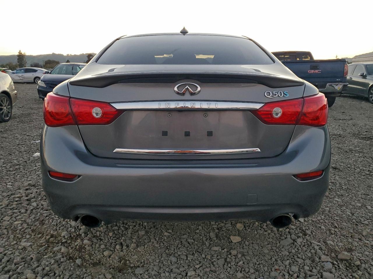2015 INFINITI Q50