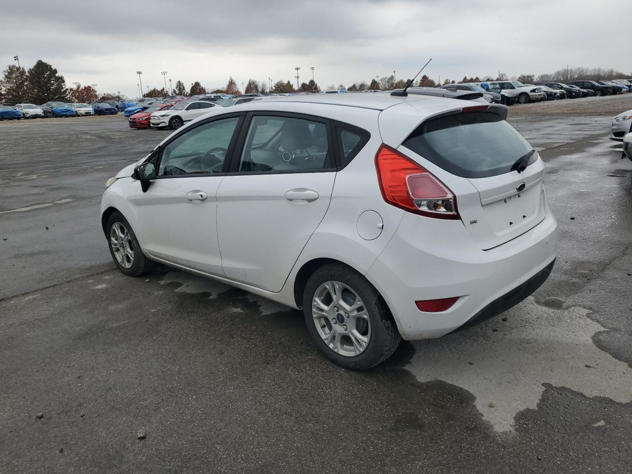 2016 FORD Fiesta