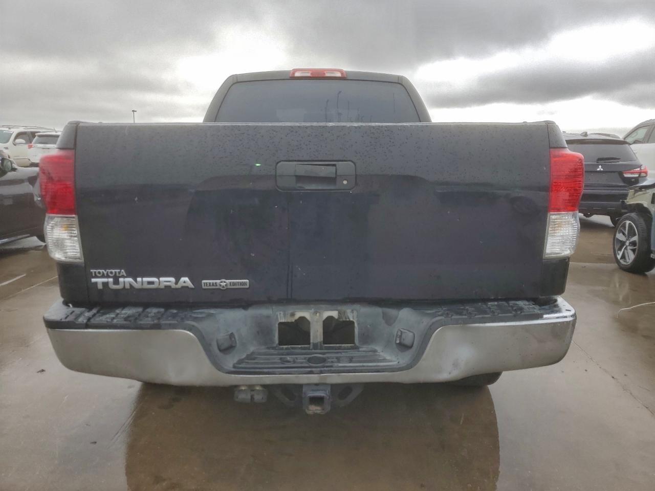2011 TOYOTA TUNDRA