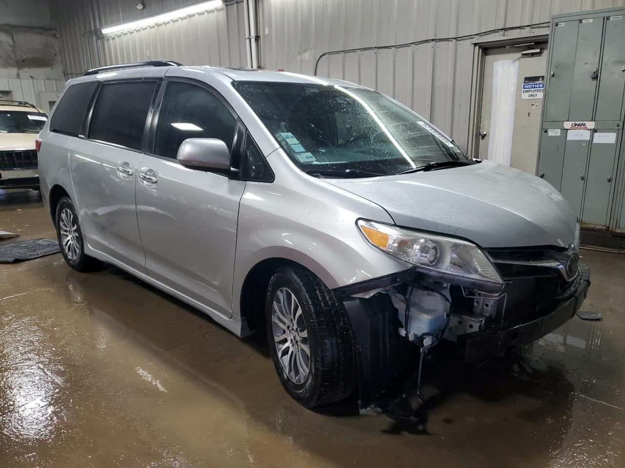 2019 TOYOTA SIENNA