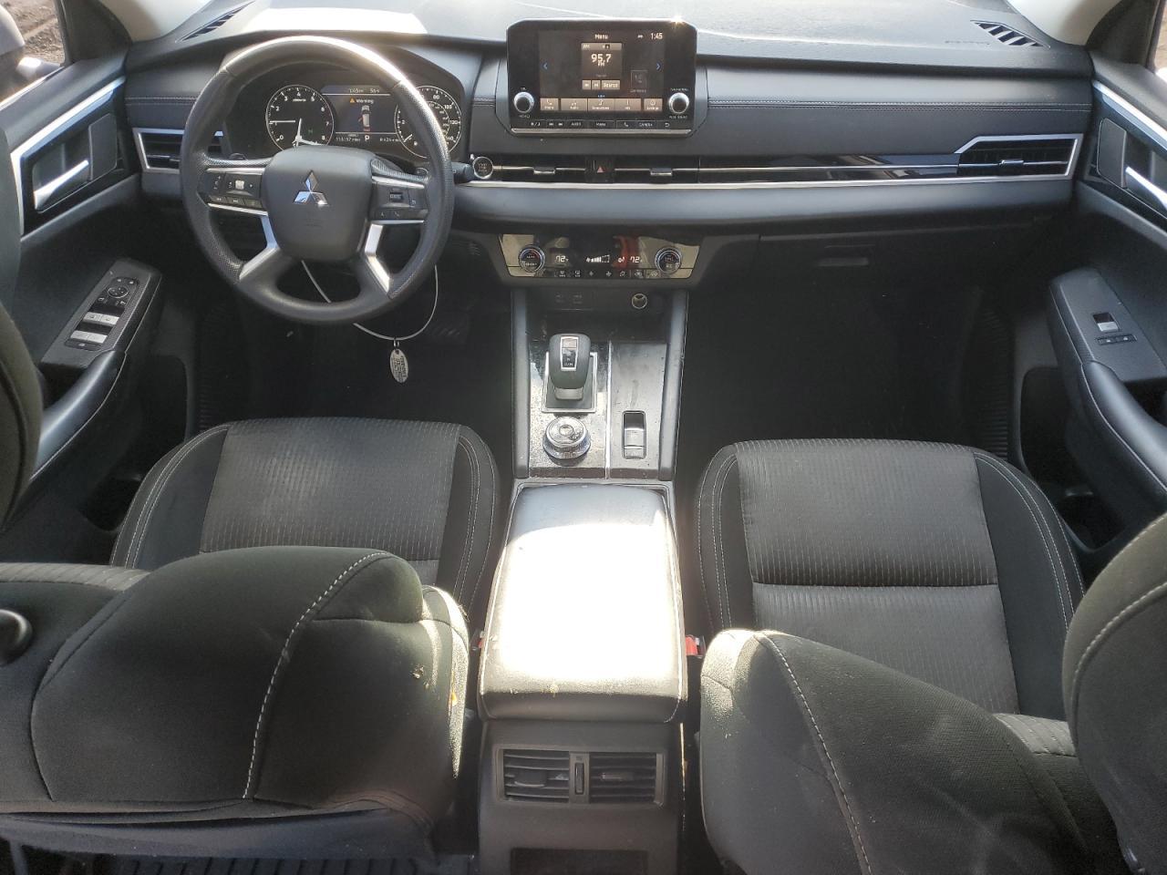 2022 MITSUBISHI outlander