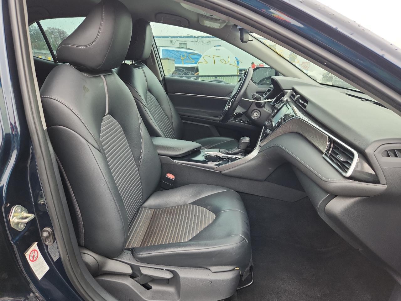 2018 TOYOTA CAMRY