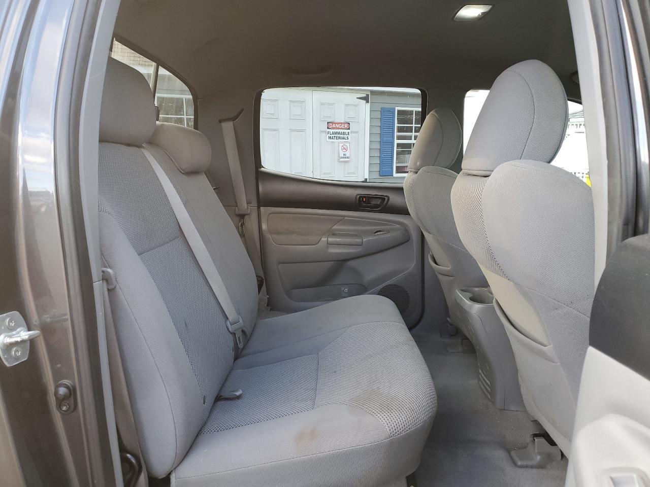 2011 TOYOTA TACOMA