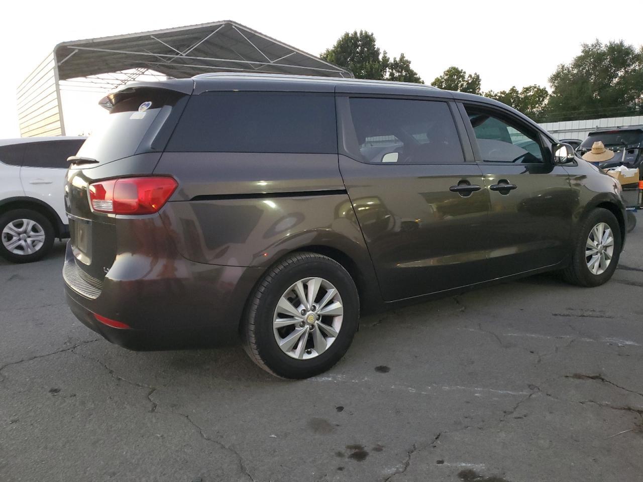 2016 KIA SEDONA