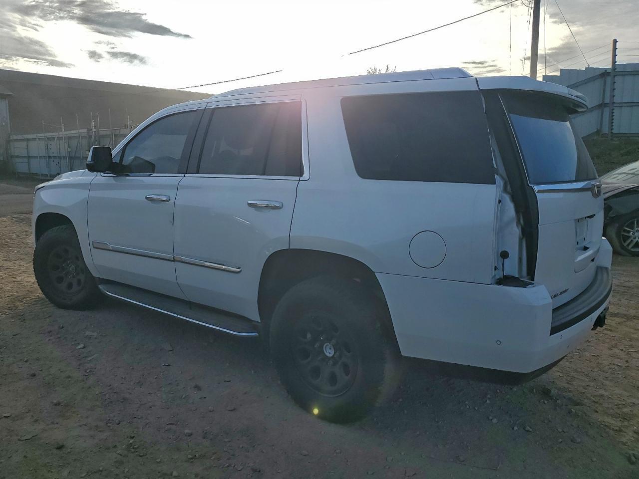 2017 CADILLAC ESCALADE