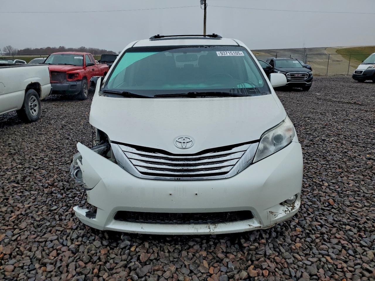 2015 TOYOTA SIENNA