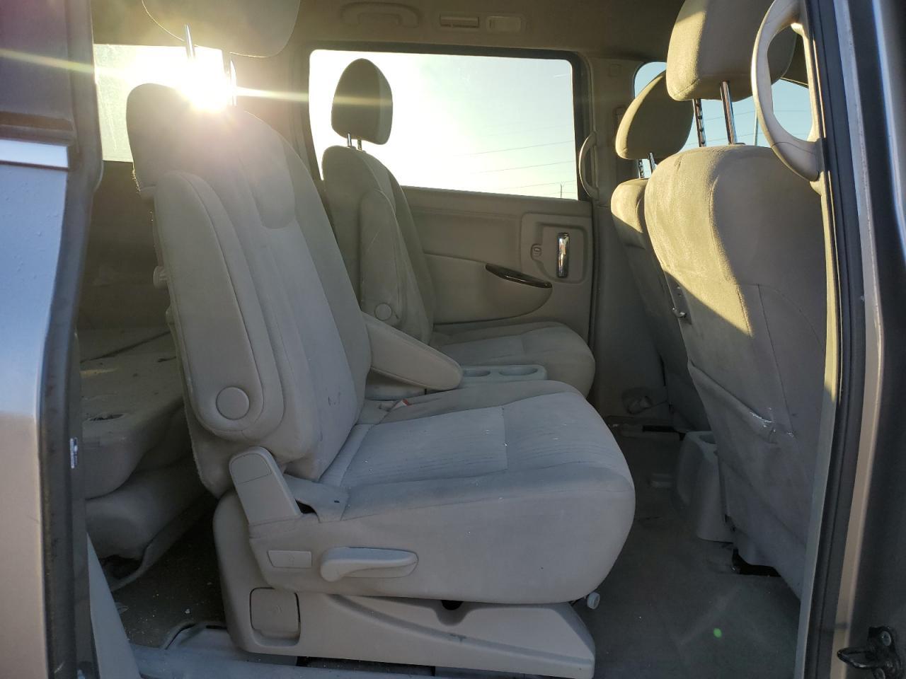 2012 NISSAN Quest