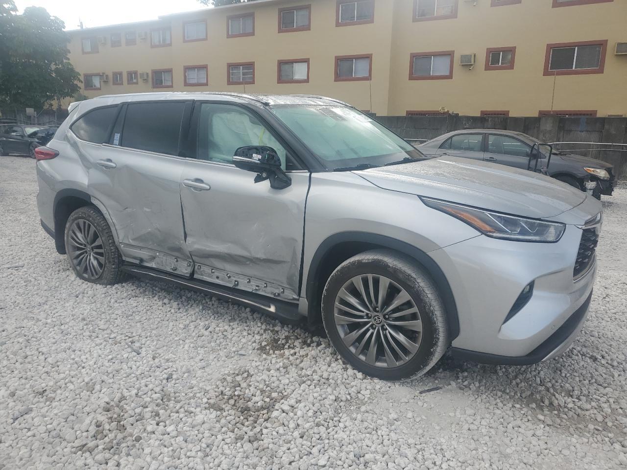 2021 TOYOTA HIGHLANDER