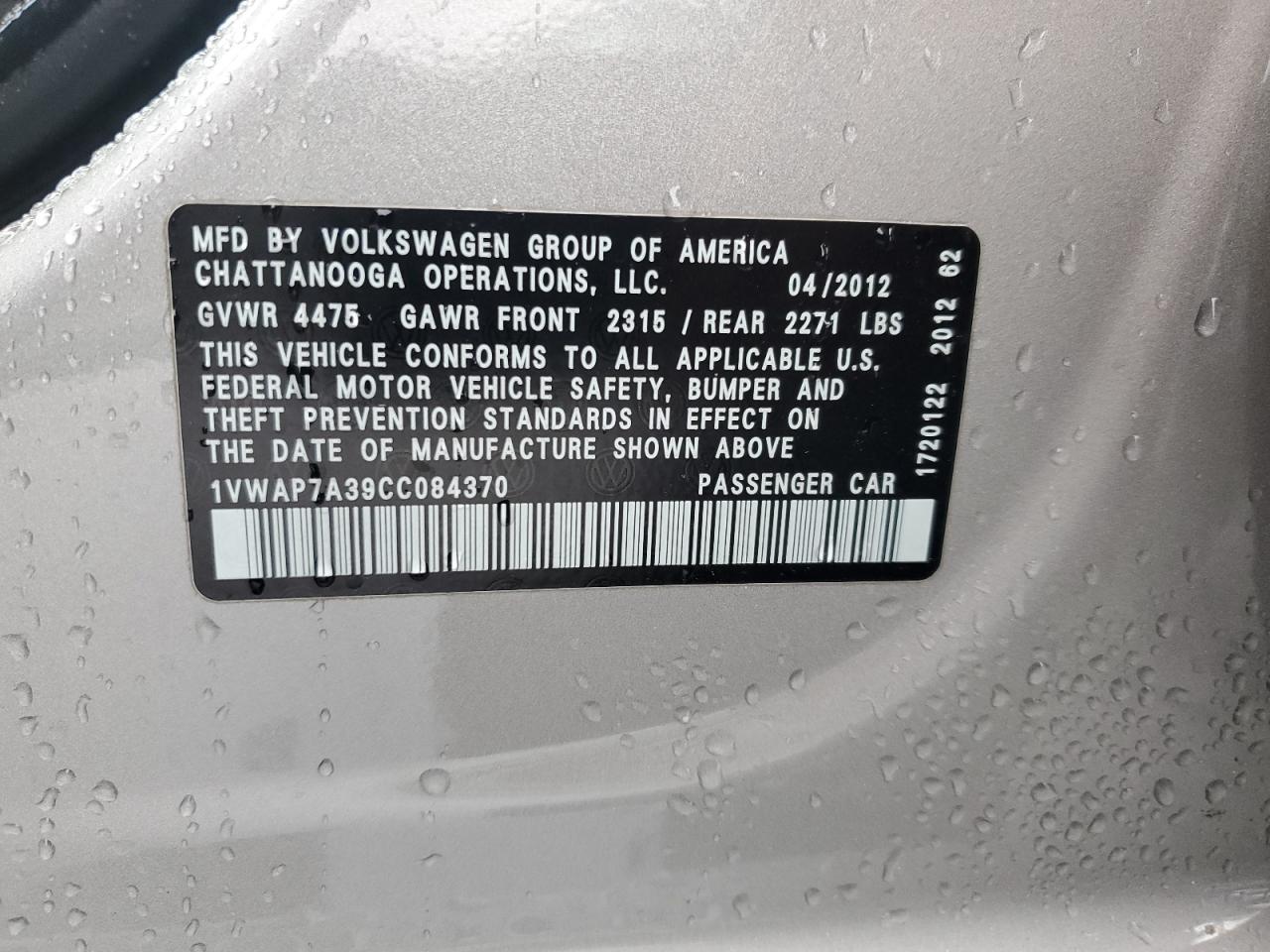 2012 VOLKSWAGEN Passat