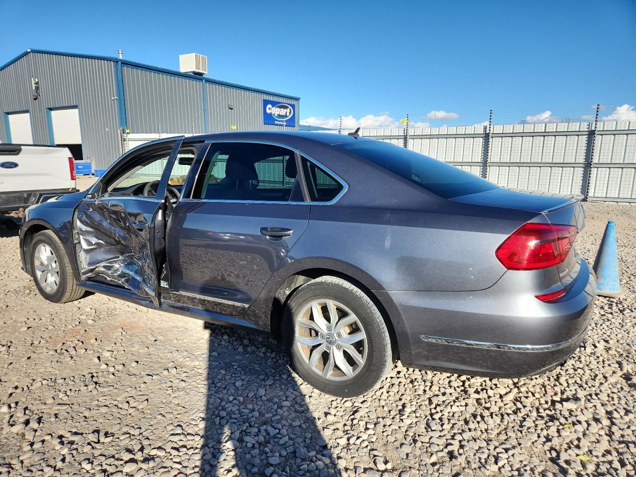 2016 VOLKSWAGEN Passat
