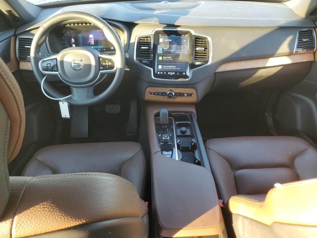 2023 VOLVO XC90
