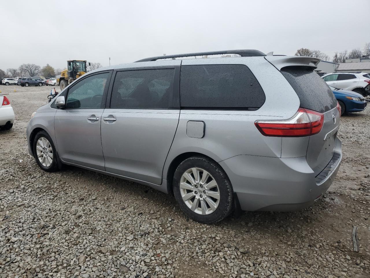 2016 TOYOTA SIENNA