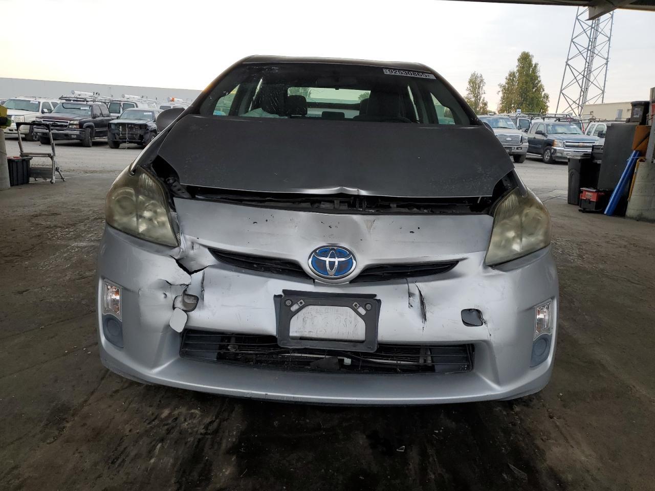 2011 TOYOTA PRIUS