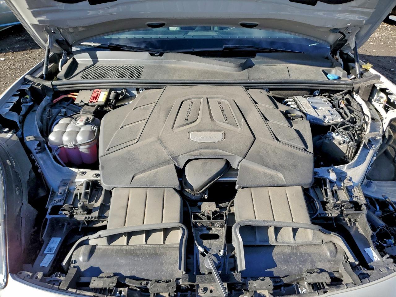 2022 PORSCHE CAYENNE