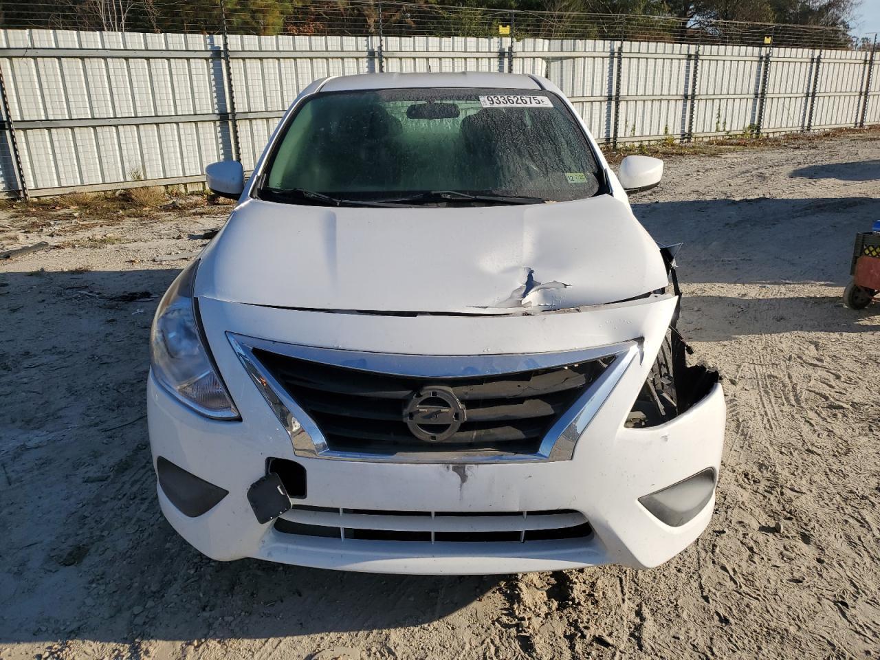2015 NISSAN VERSA